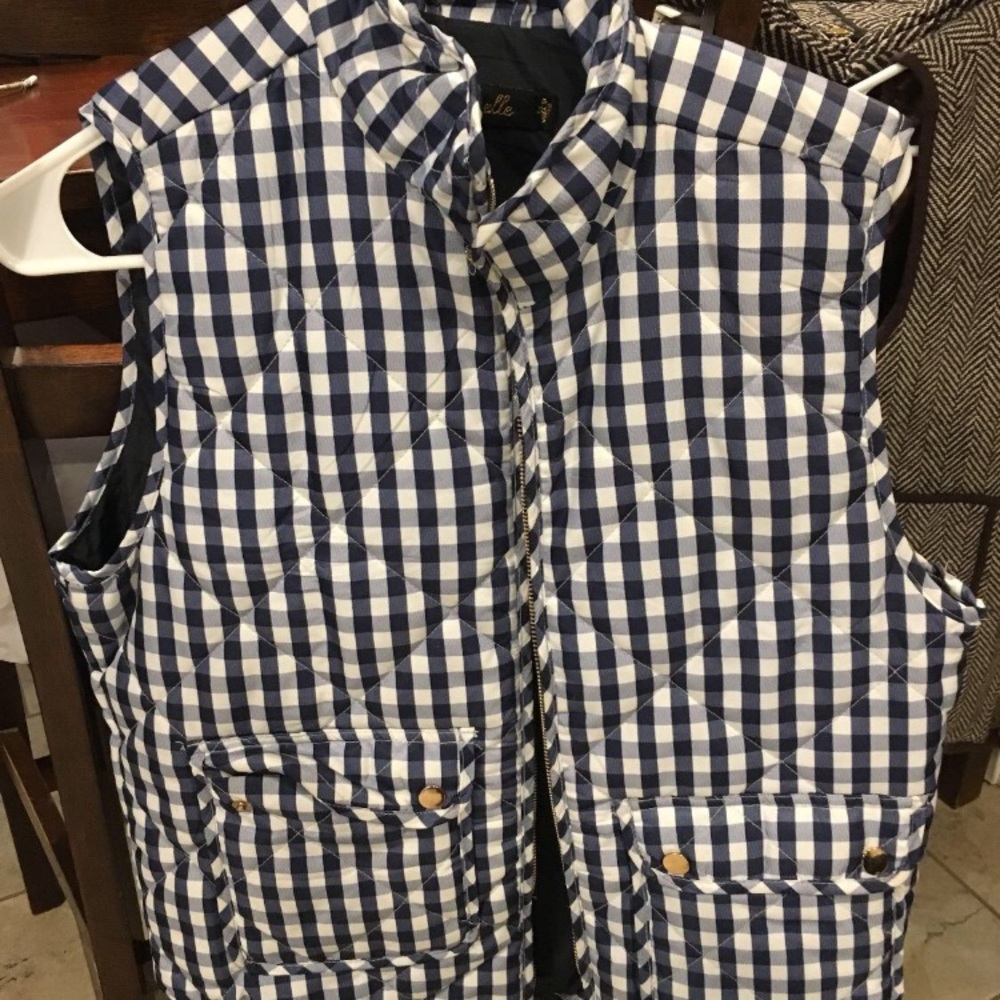 Puffer vest large